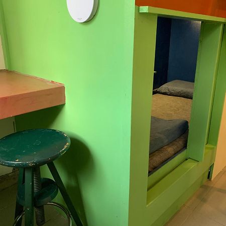 Bestow Capsule Hostel Куала Лумпур Екстериор снимка