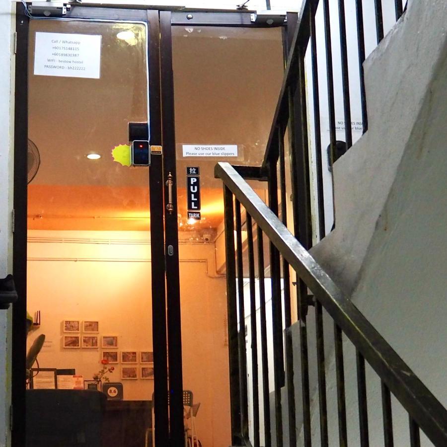 Bestow Capsule Hostel Куала Лумпур Екстериор снимка