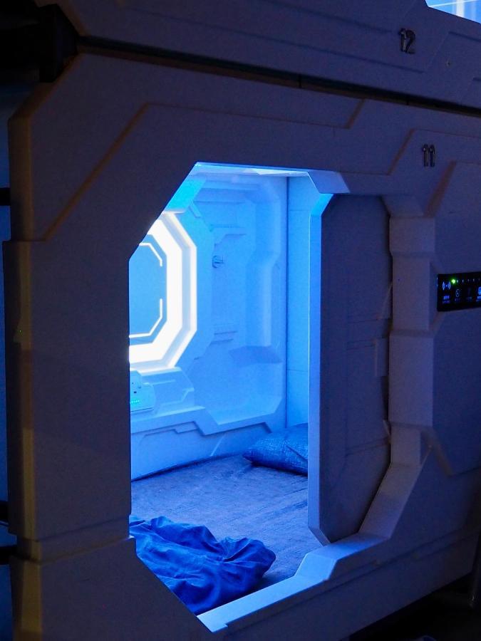 Bestow Capsule Hostel Куала Лумпур Екстериор снимка