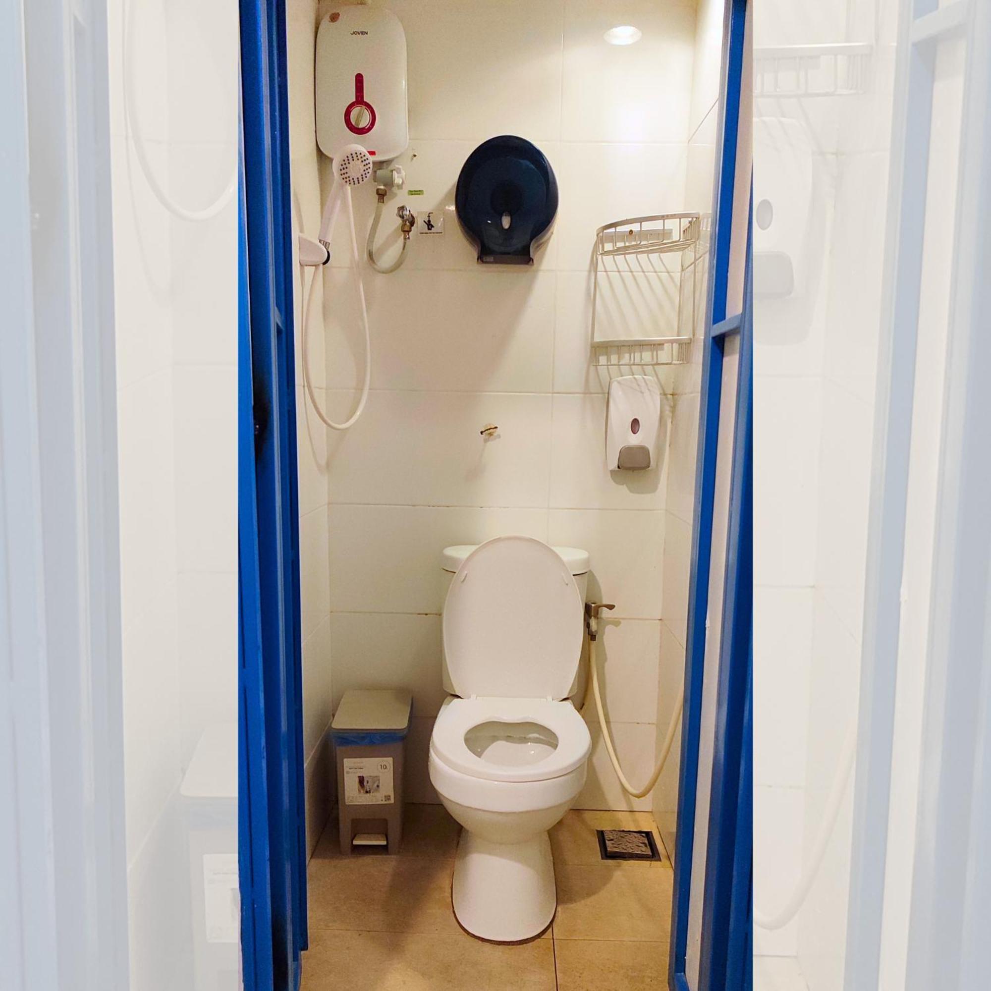 Bestow Capsule Hostel Куала Лумпур Екстериор снимка