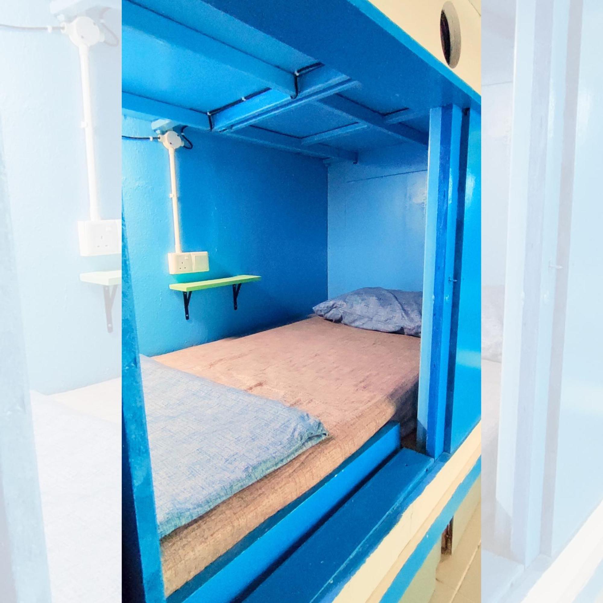 Bestow Capsule Hostel Куала Лумпур Екстериор снимка