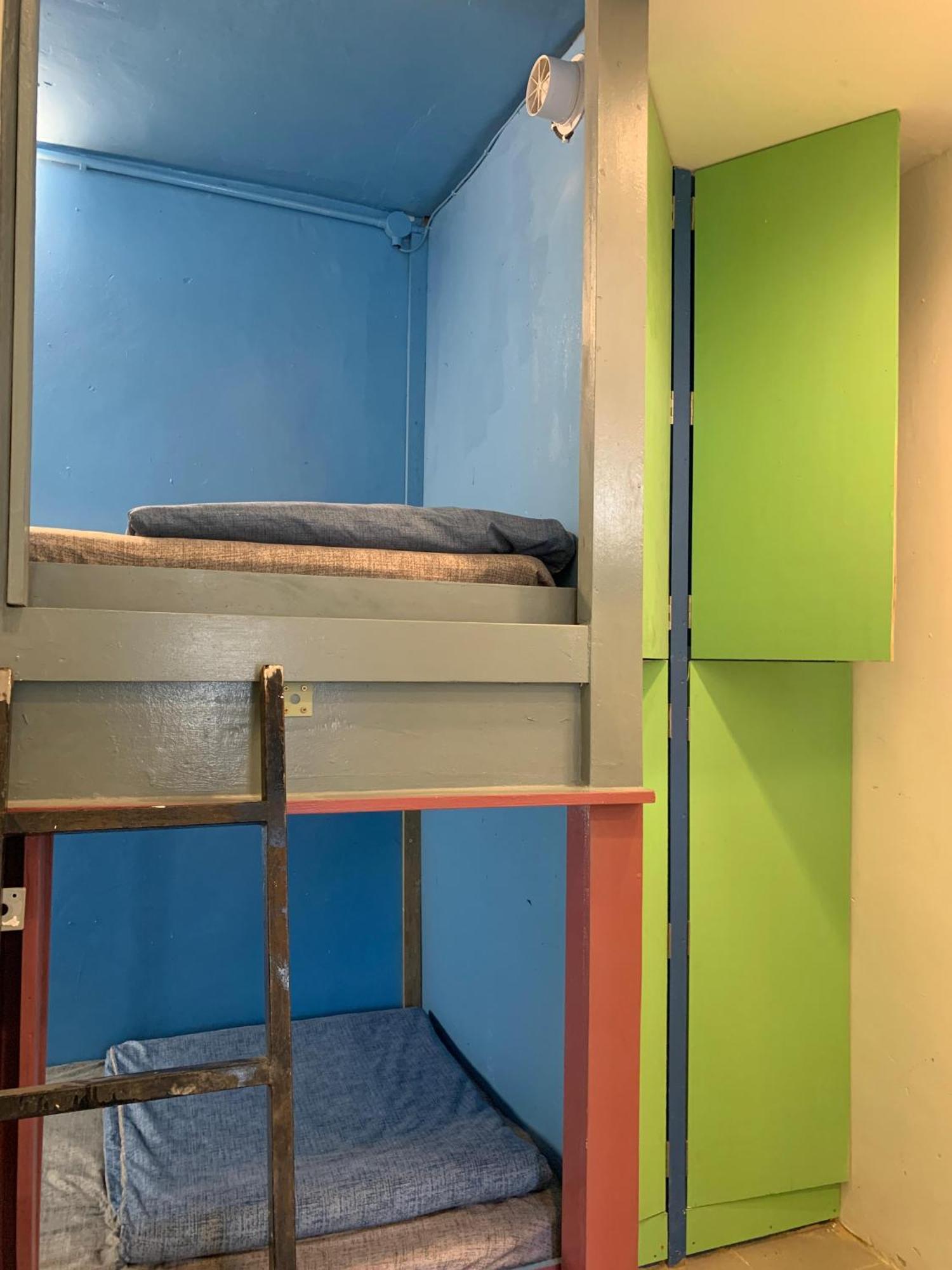 Bestow Capsule Hostel Куала Лумпур Екстериор снимка
